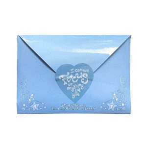 Hearts2Hearts – 1st Mini Album [FOCUS] (Heart Locket Ver.)